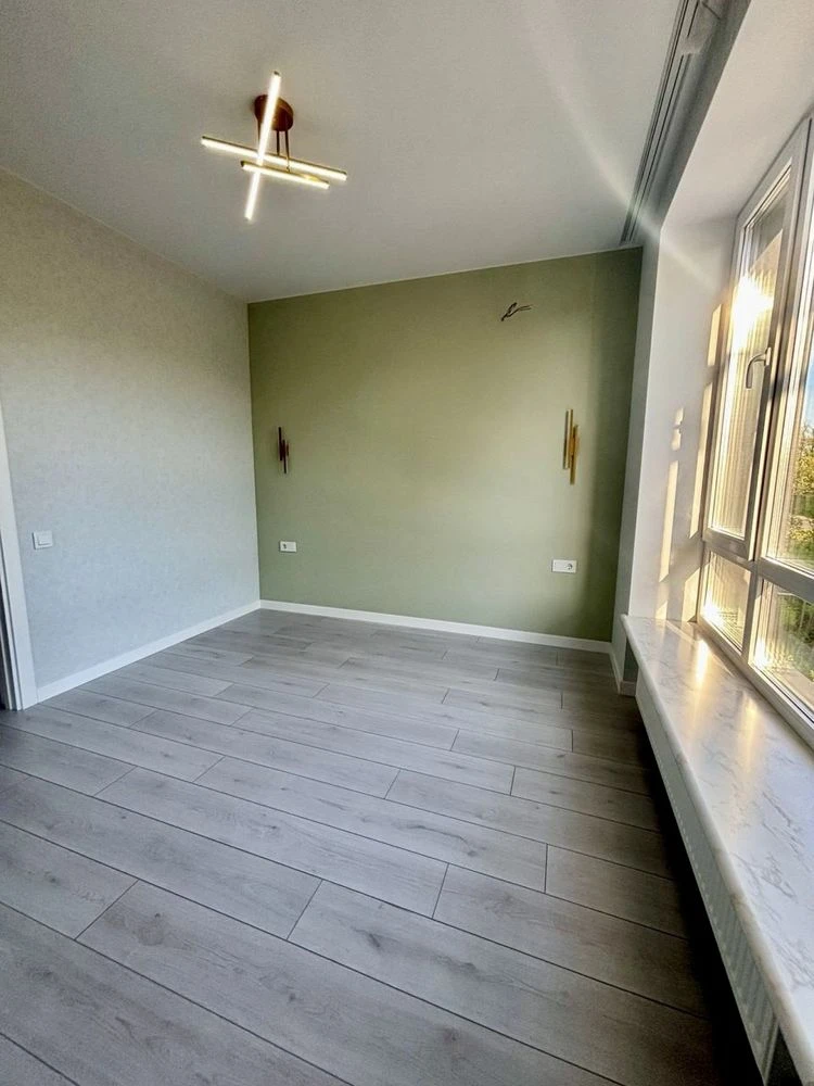 Продаж кутового таунхауса з ремонтом в центральній частині Б
