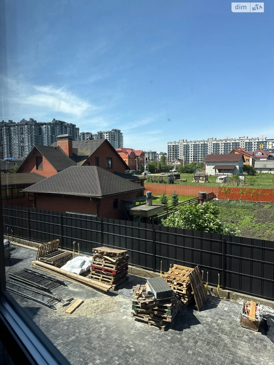 Продаж Таунхаус