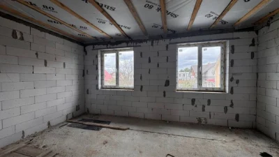 Таунхауси з власним переднім подвірʼям. РОЗТЕРМІНУВАННЯ