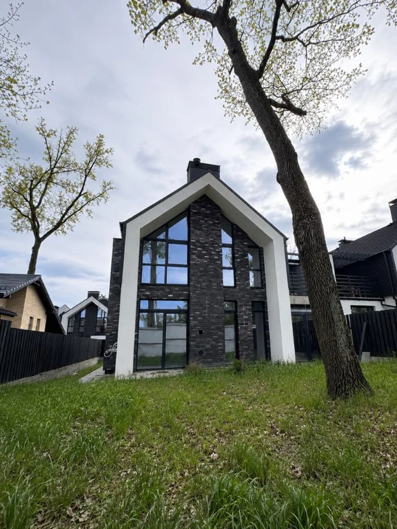 Буча Park Residense з частковим ремонтом 225 м2, 4 сотки