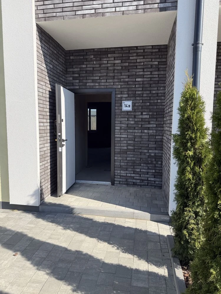Продам таунхаус з новим ремонтом, 4 кімнати, газ  175.000 $