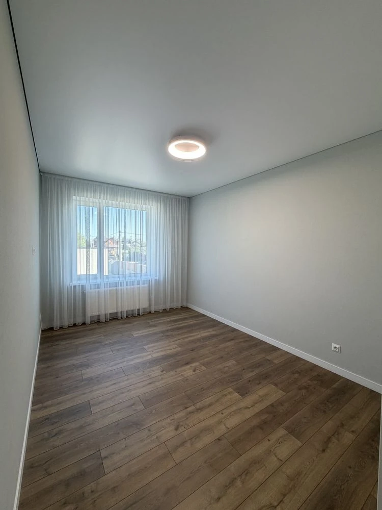 Продам таунхаус з новим ремонтом, 4 кімнати, газ  175.000 $
