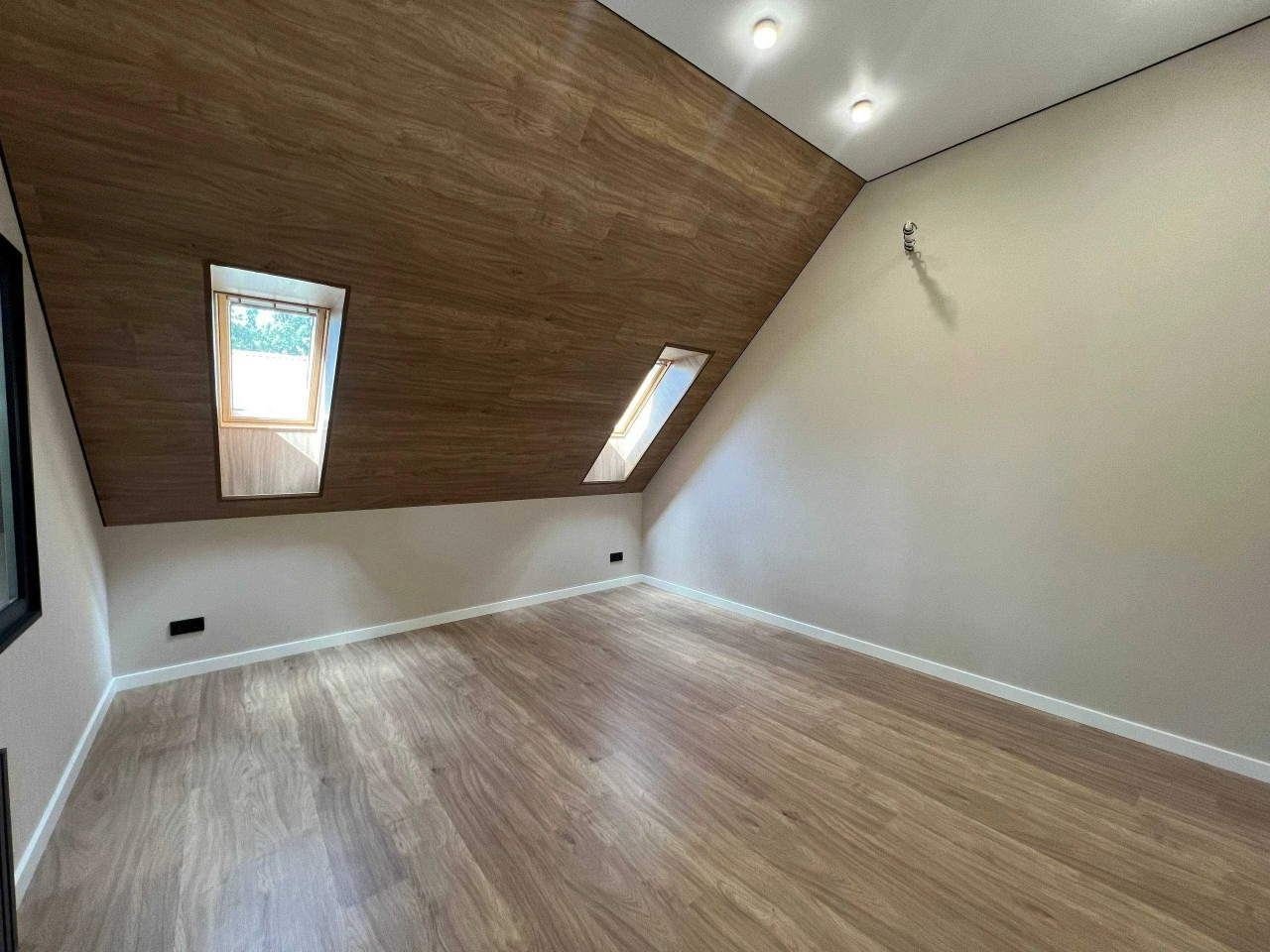 Сучасний дуплекс 93 м² з ремонтом у Бучі | 3 кімнати, 2.5 со