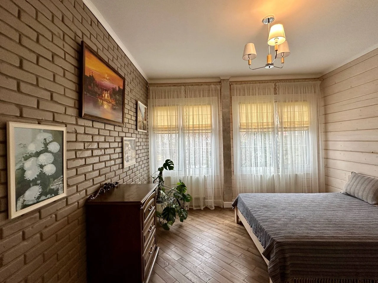 Будинок 250 м на 14 сотках у Лісовій Бучі з ремонтом. Лісова