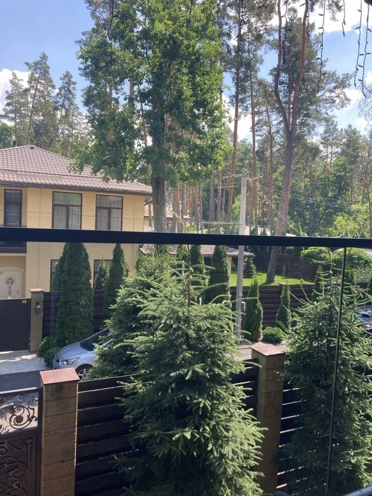 Чудовий приватний будинок в Бучі з авторським ремонтом