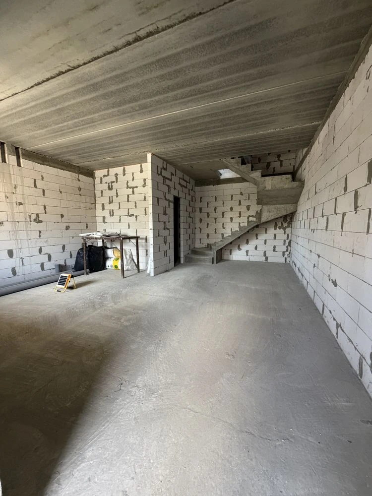 Таунзаус, по цене 2к квартиры, 95м2. Газ.