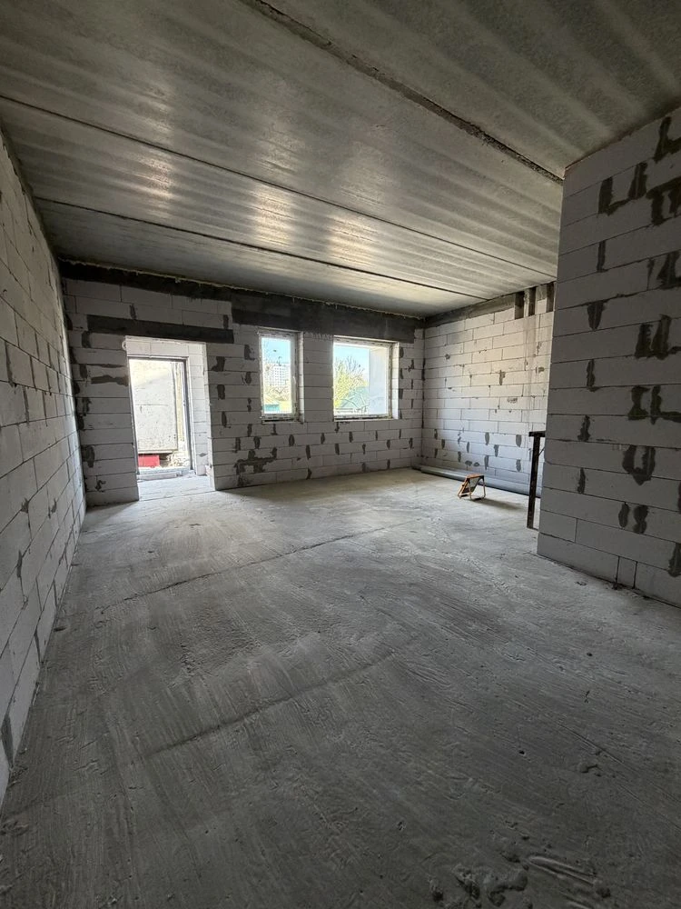 Таунзаус, по цене 2к квартиры, 95м2. Газ.