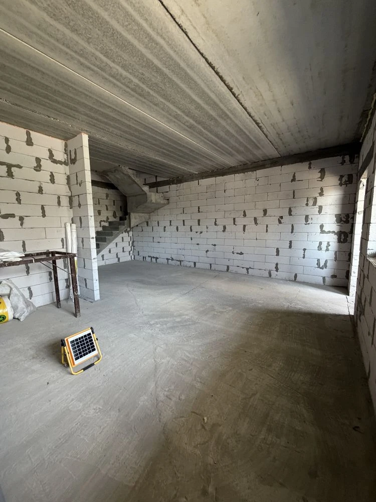 Таунзаус, по цене 2к квартиры, 95м2. Газ.