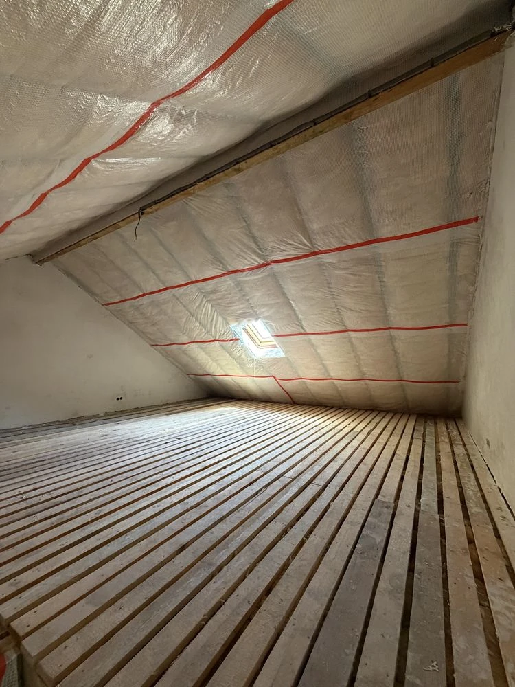 Таунзаус, по цене 2к квартиры, 95м2. Газ.