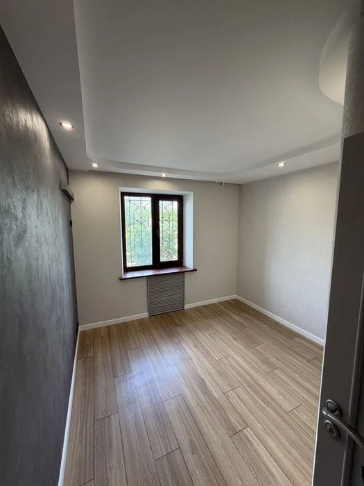 Three-room apartment for sale, metro X Gora