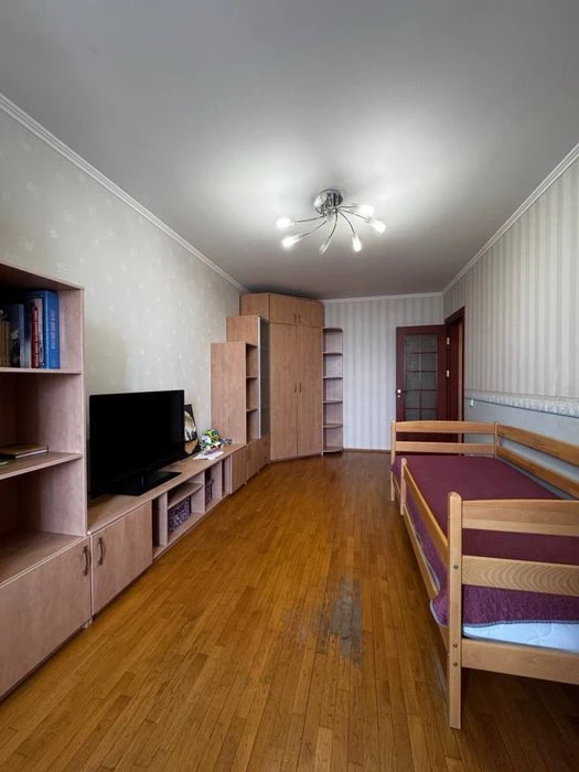 Продажа: 4-х комнатная квартира возле ТЦ Нагорка. В близ пар