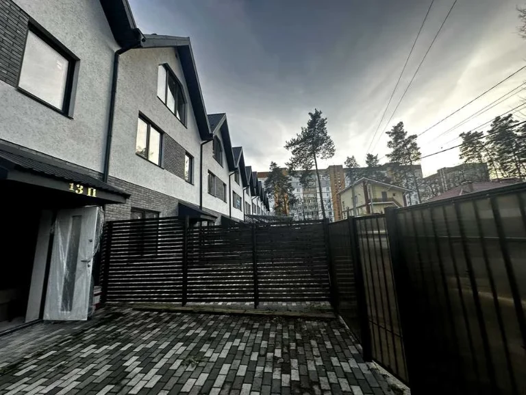 Будинок. Буча, Тарасівська вул.