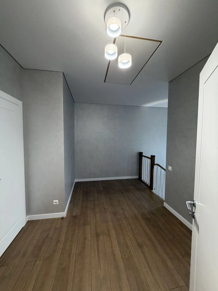 Крайній таун з новим ремонтом  3 кімнати  Газ, центральне во
