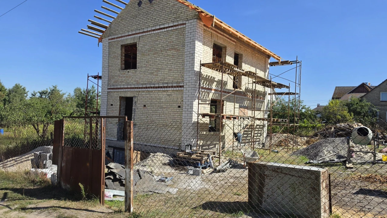 Будинк 80 кв.м. з підвалом на  6 сотках. Киівська обл. Буча.
