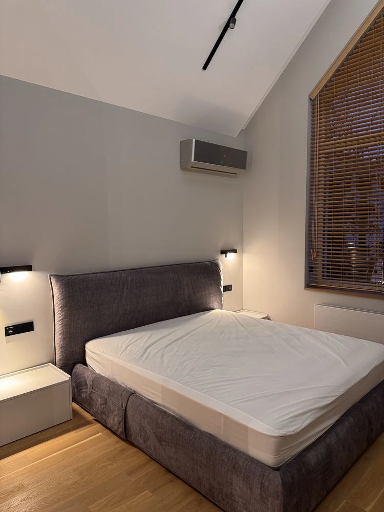 Продаж тауна в КМ 160 м2.Центральні ком-ії, ГАЗ. Охорона