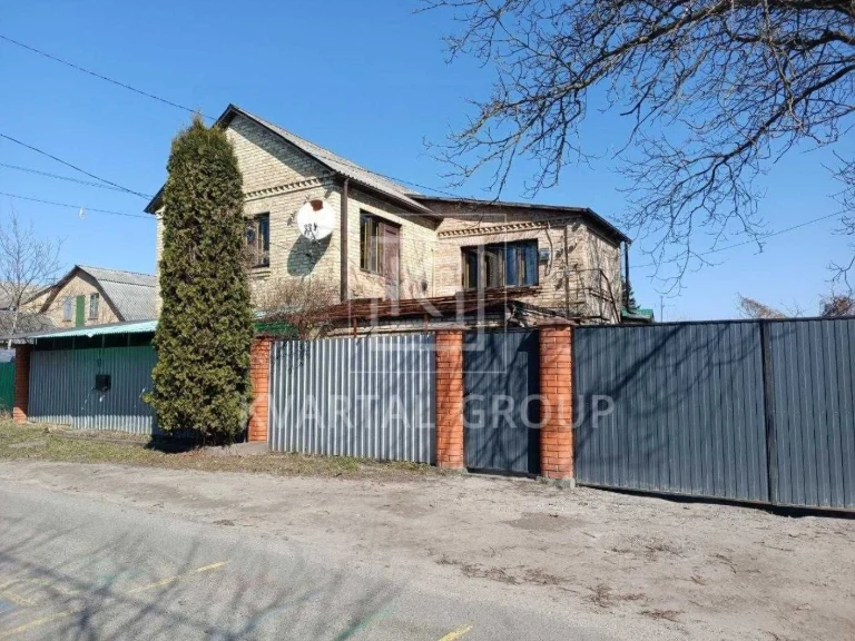 Продаж будинку з земельною ділянкою