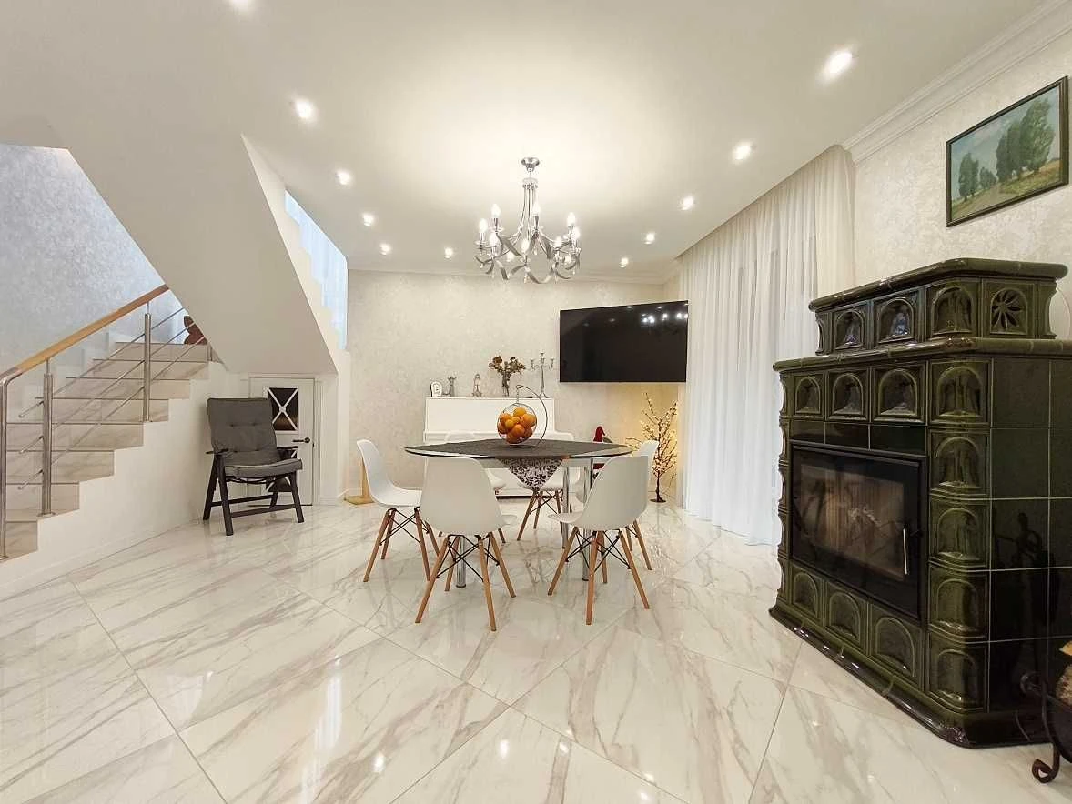 Будинок з ремонтом в Park Residence Центральні комунікації Г
