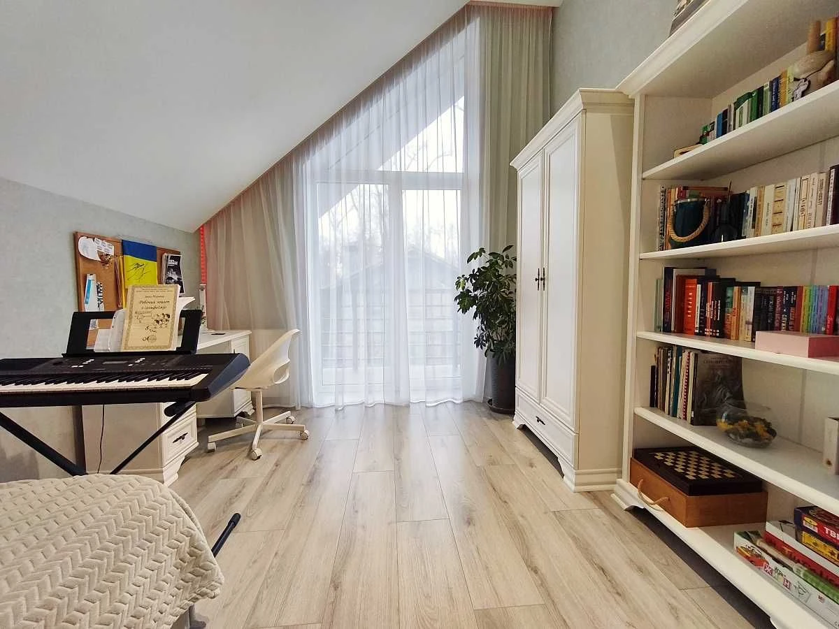 Будинок з ремонтом в Park Residence Центральні комунікації Г
