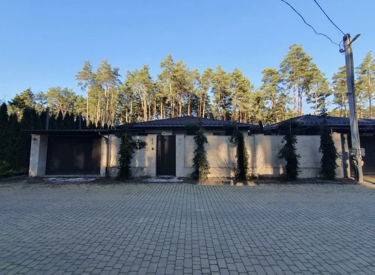 Чудовий, одноповерховий будинок в найгарнішій локації Бучі Г