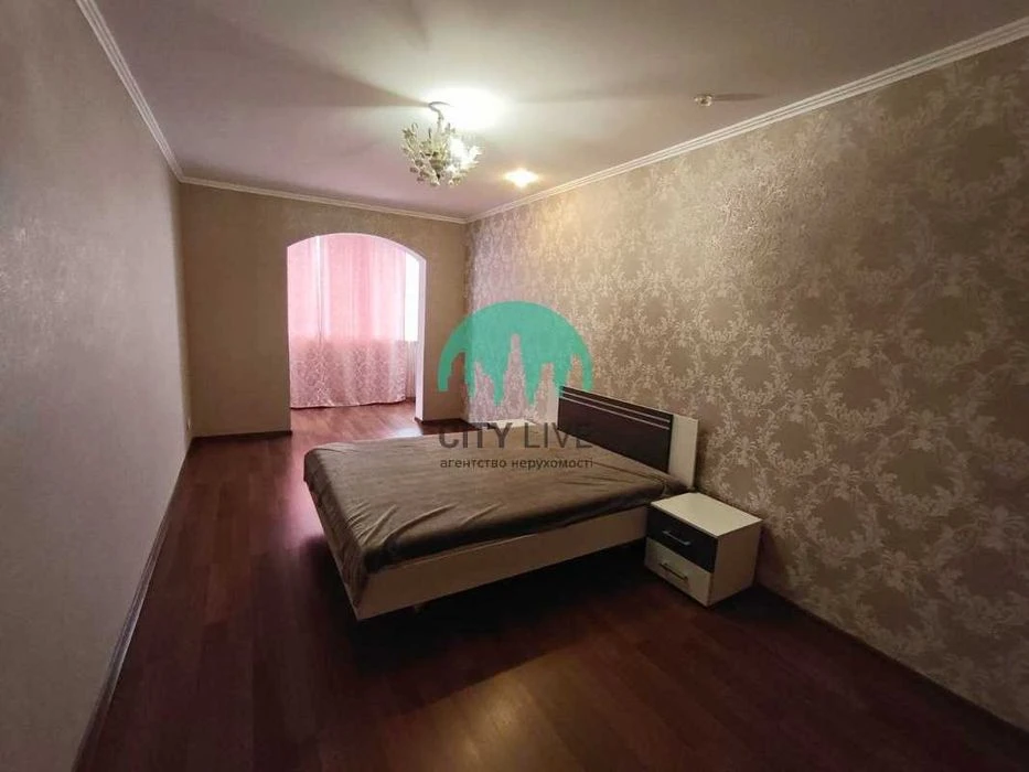 Large apartment for sale with individual heating