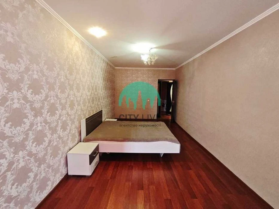 Large apartment for sale with individual heating