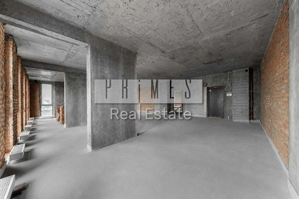 4-room apartment for sale with parking and storage room, Chicago residential complex, center,