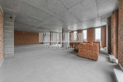 4-room apartment for sale with parking and storage room, Chicago residential complex, center,