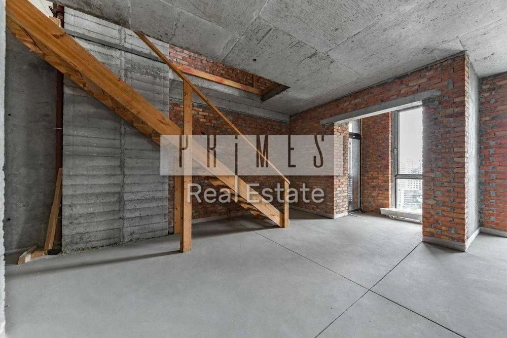 4-room apartment for sale with parking and storage room, Chicago residential complex, center,