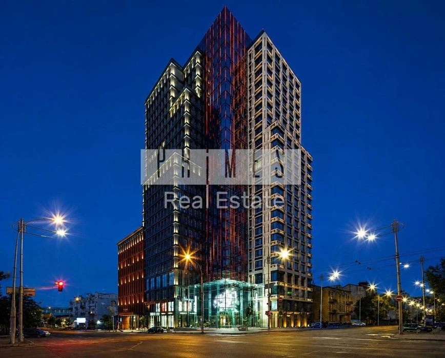 4-room apartment for sale with parking and storage room, Chicago residential complex, center,