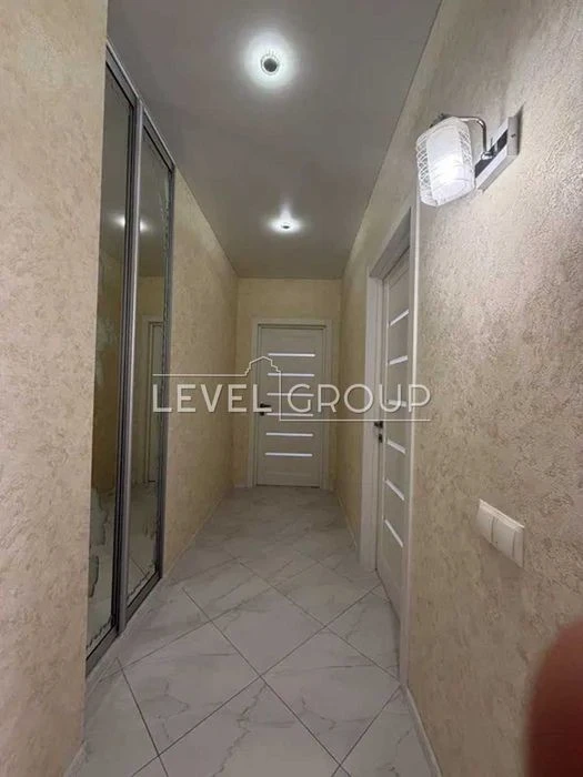 Stylish and spacious 3-room apartment for sale in Vyshyvanka residential complex, for