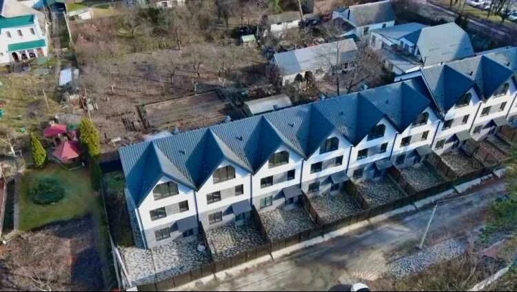 Продам свій таун-хаус, можна під Сертифікат