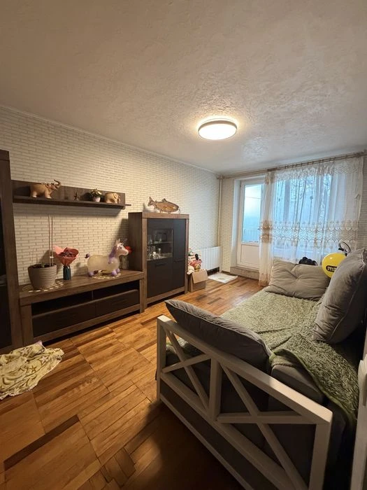 Three-room apartment for sale in Cold Mountain.