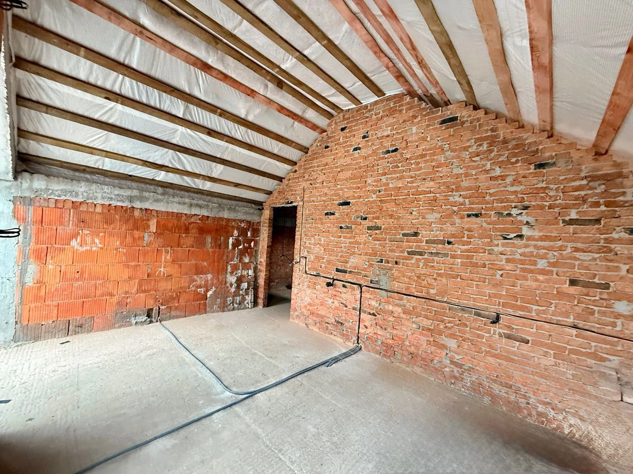 Дуплекс, Лісова Буча. 3 кімнати, 145м2 + 2.7 сотки. ДержПрог