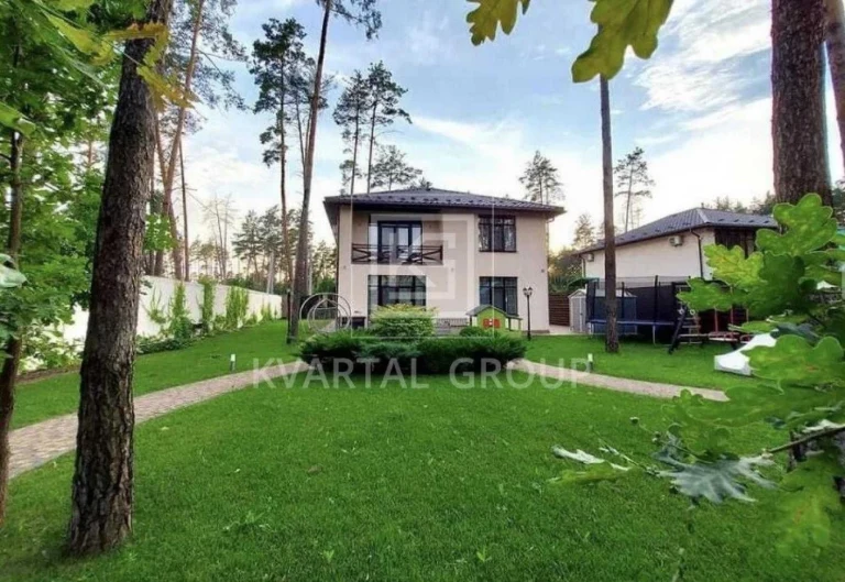 Сучасний будинок з ремонтом 190м2 у престижному районі лісов