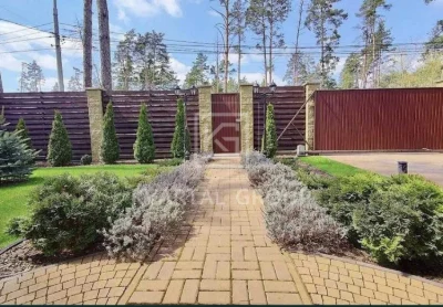 Сучасний будинок з ремонтом 190м2 у престижному районі лісов