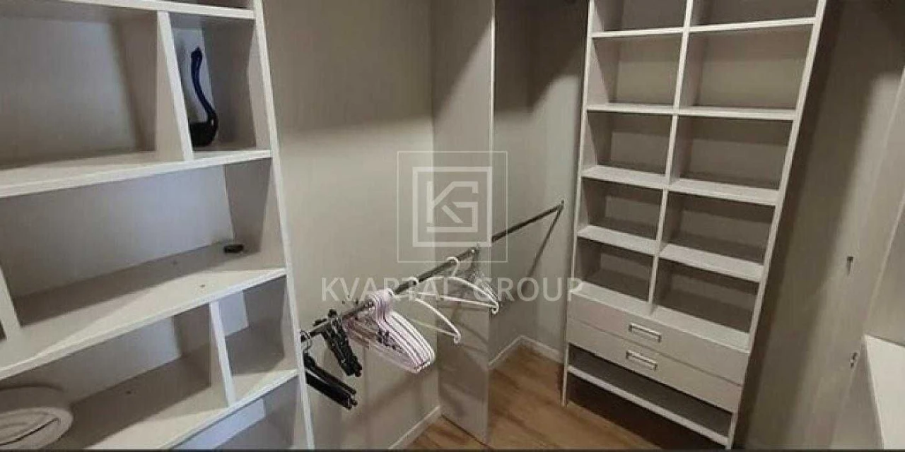 Сучасний будинок з ремонтом 190м2 у престижному районі лісов
