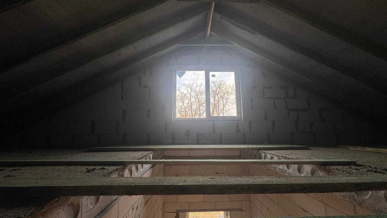 Кутовий таунхаус - 3 сотки в Бучі - всі центральні комунікац