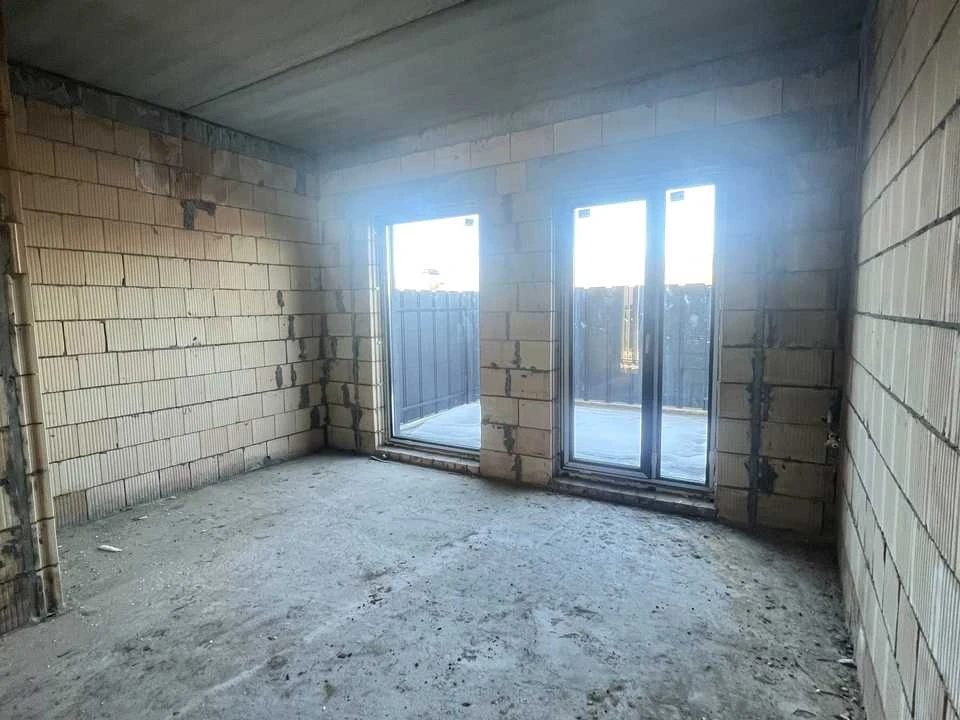 Будинок. Буча, Мазіна