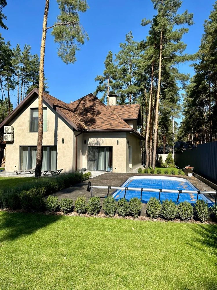 Продаж будинку 200 м2 з якісним ремонтом,10 соток з басейном