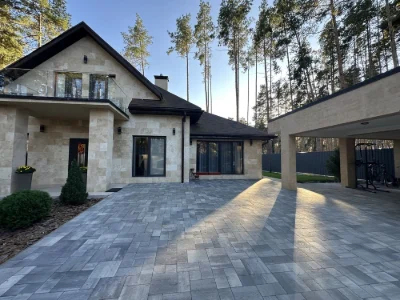 Продаж будинку 200 м2 з якісним ремонтом,10 соток з басейном