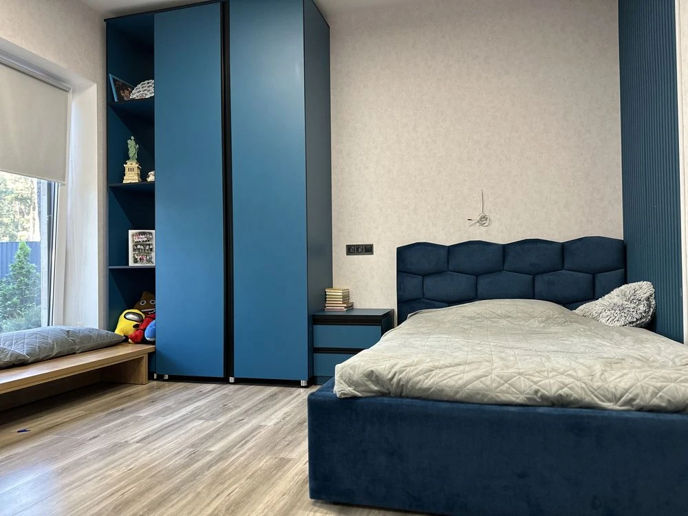 Продаж будинку 200 м2 з якісним ремонтом,10 соток з басейном