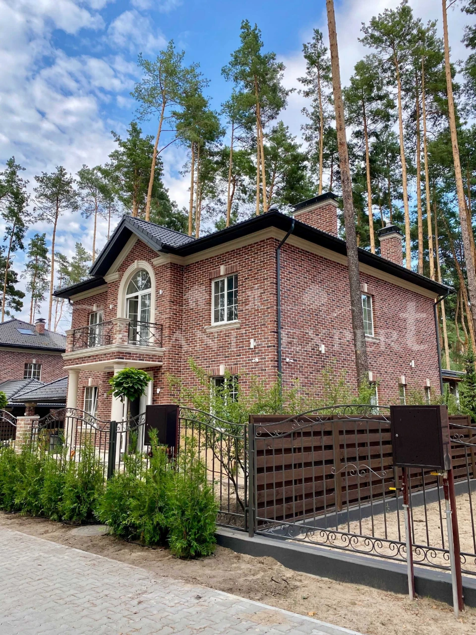 4 спальни Терраса Навес Камин Охрана Ландшафт Сосны
