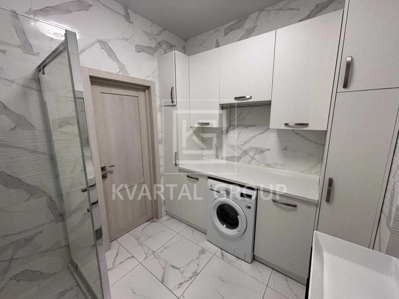 Продається сучасний будинок площею 190м2, 10 соток.Лісова Бу