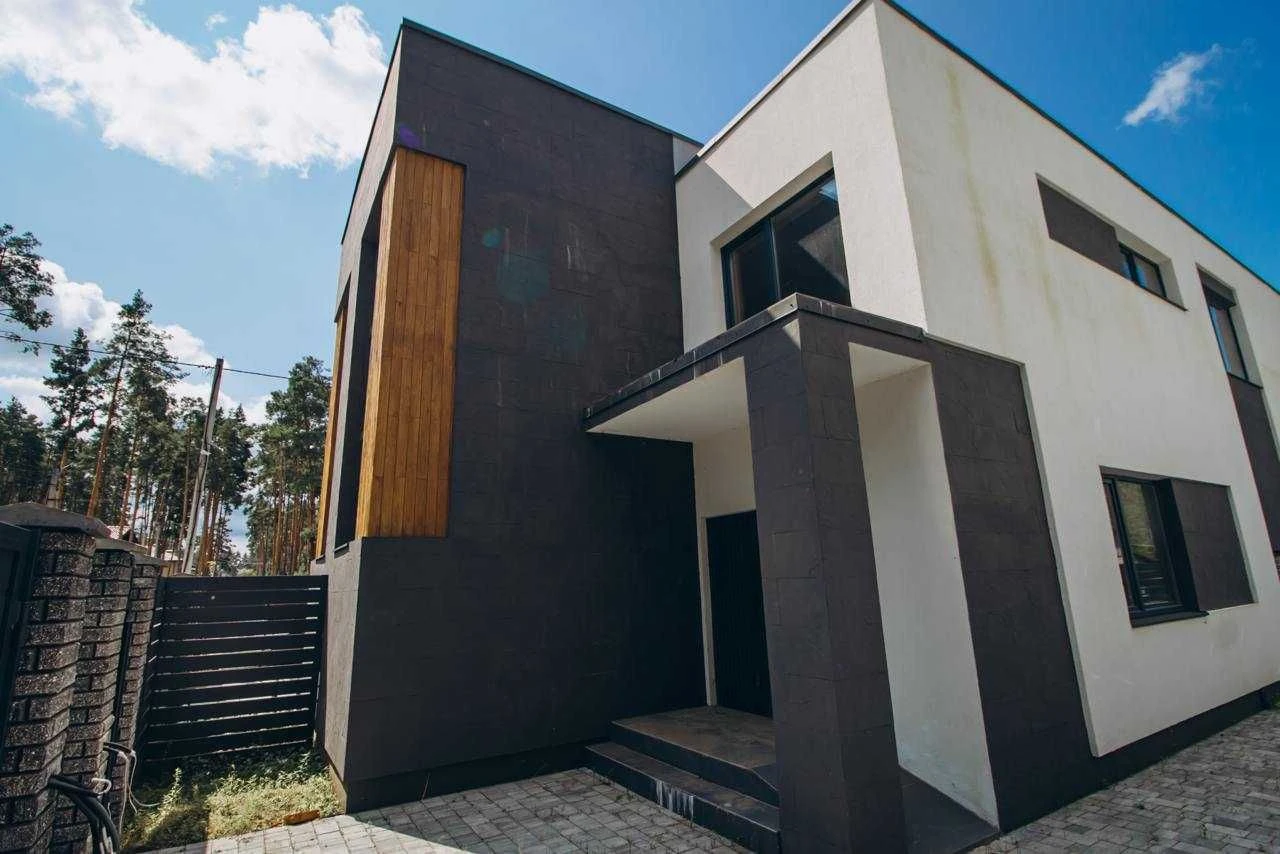 Дуплекс - лісова Буча, 146 м², багатошаровий дах, введений в