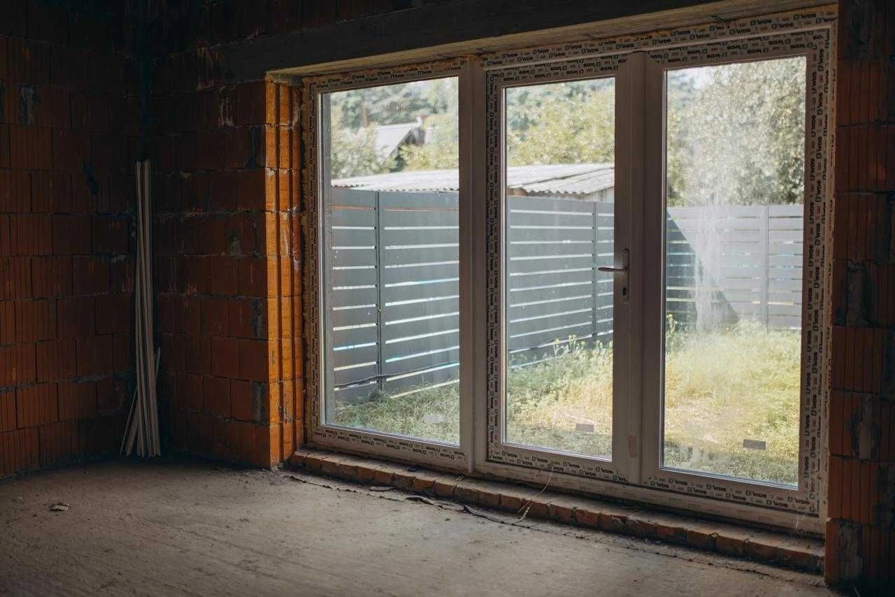 Дуплекс - лісова Буча, 146 м², багатошаровий дах, введений в