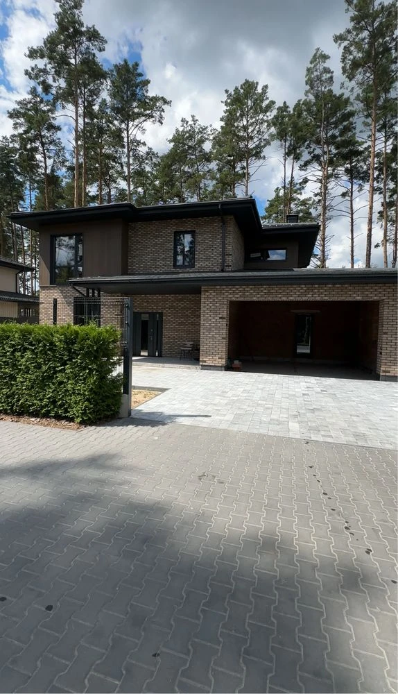 Продаж БУДИНКУ в лісовій Бучі 217 м2 10 соток закрита терито