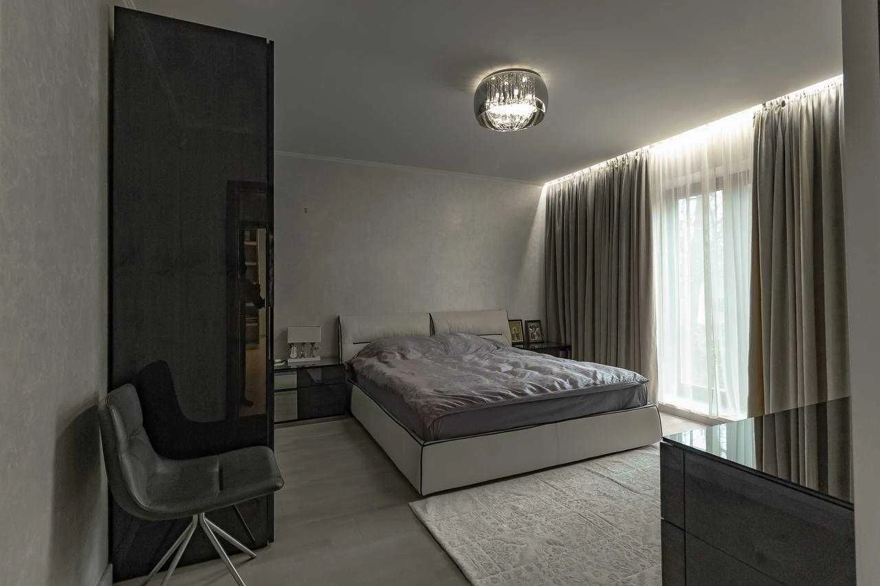 Будинок з шикарним ремонтом 320м2 на 10 сотках в Бучі