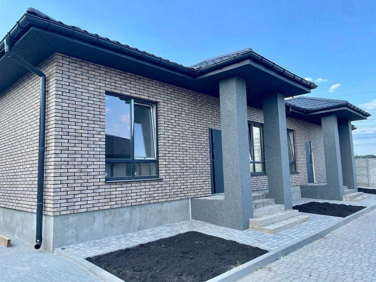 Одноповерховий дуплекс 100 м², 3 сотки, поруч школа і можлив