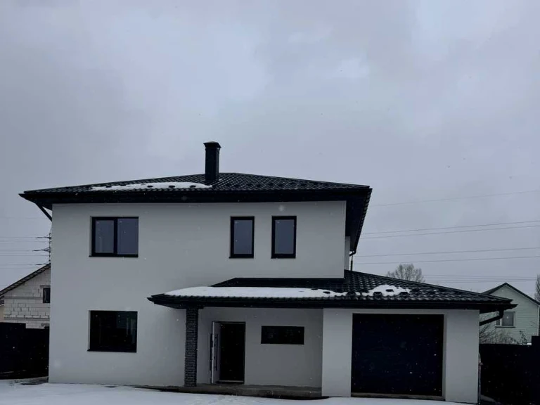 Будинок. Буча, Набережна