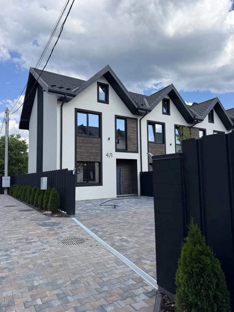 Продам Таунхаус з центральними комунікаціями
